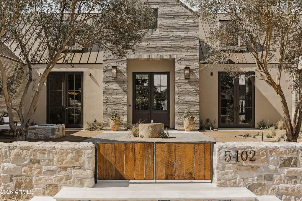 5 Bedroom Single Family Home/House's Image 24