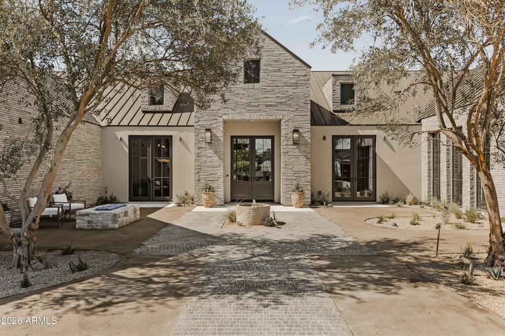 5 Bedroom Single Family Home/House's Image 25