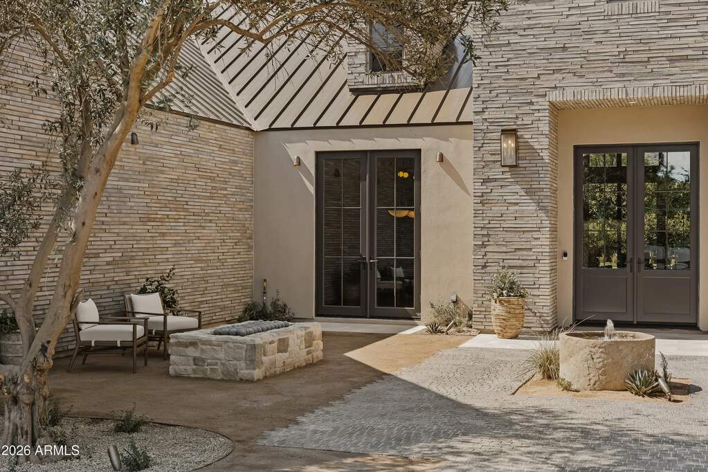 5 Bedroom Single Family Home/House's Image 26
