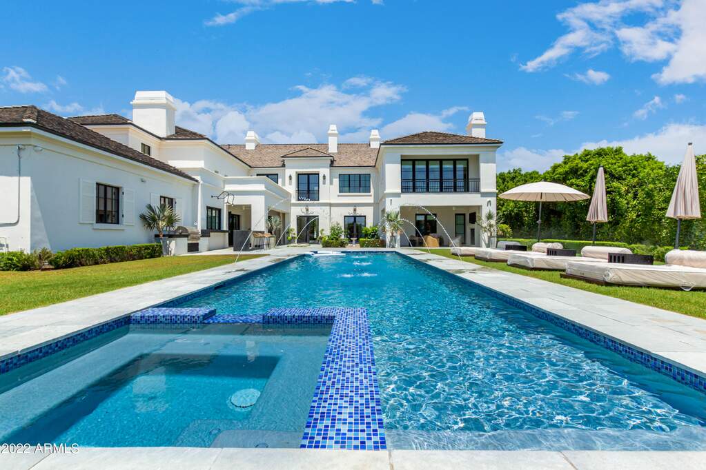 6 Bedroom Single Family Home/House's Image 26
