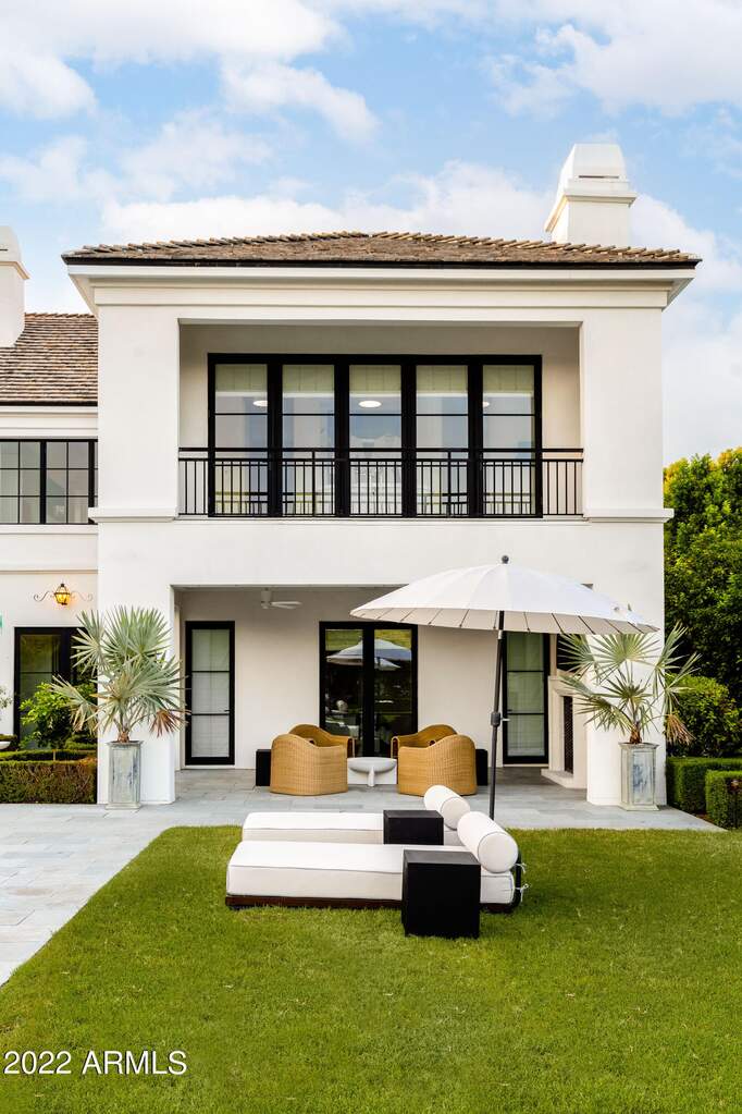 6 Bedroom Single Family Home/House's Image 30