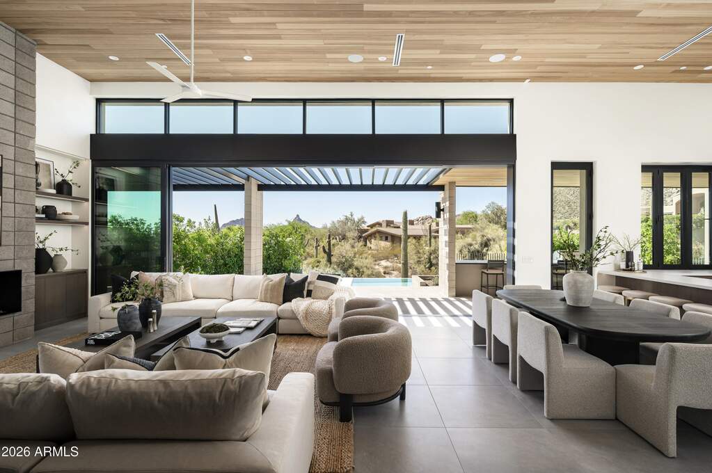 5 Bedroom Single Family Home/House's Image 8