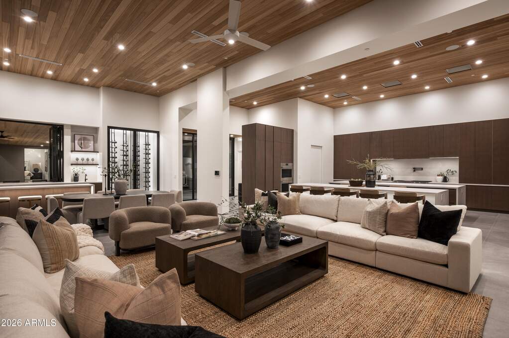 5 Bedroom Single Family Home/House's Image 10