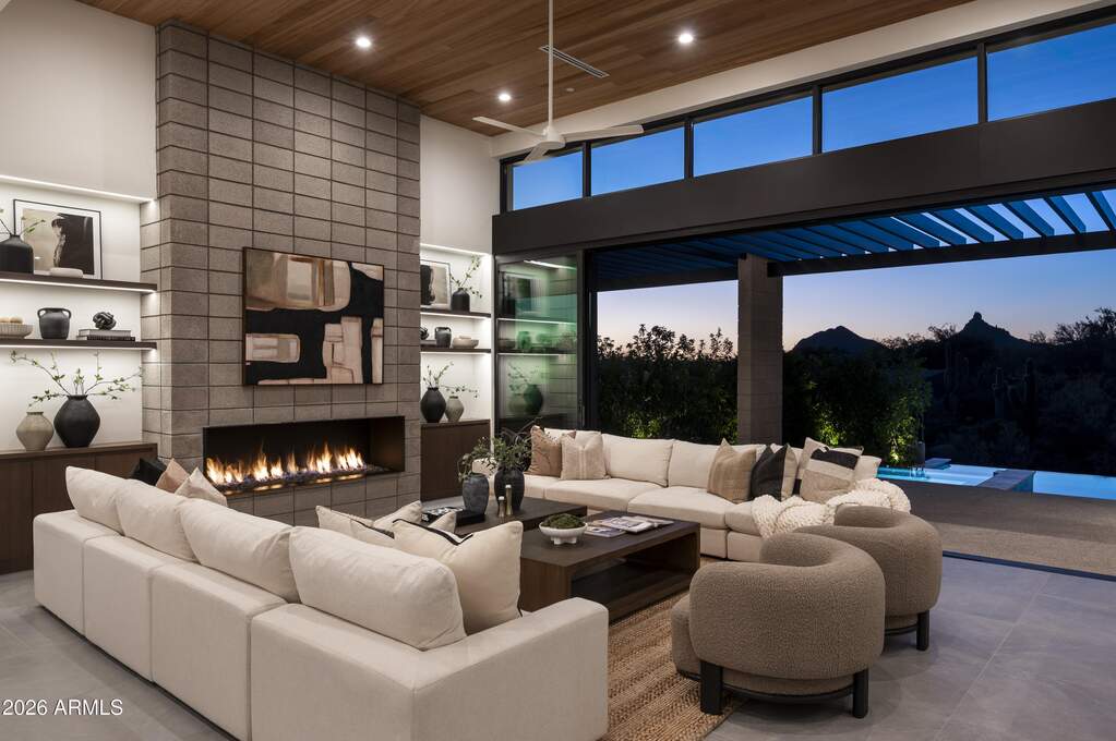 5 Bedroom Single Family Home/House's Image 12