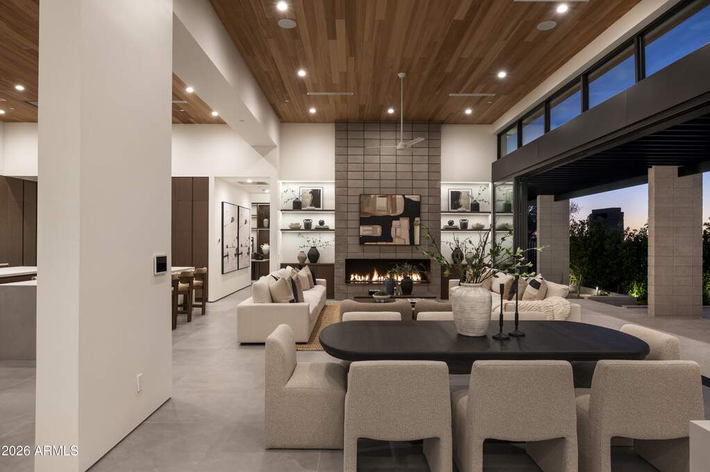 5 Bedroom Single Family Home/House's Image 13
