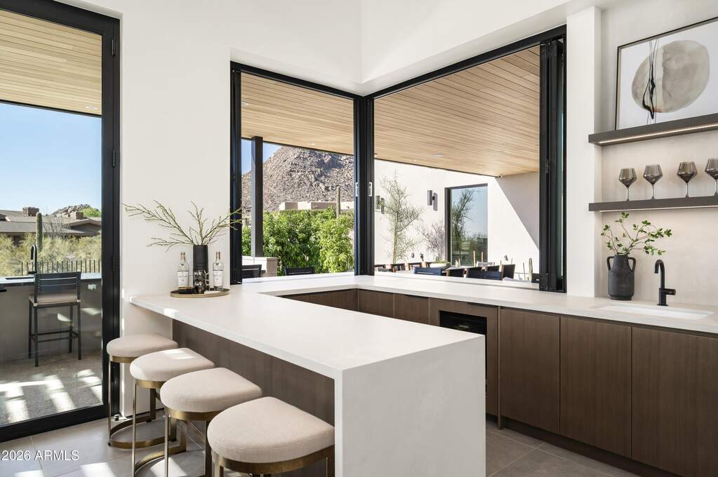 5 Bedroom Single Family Home/House's Image 15