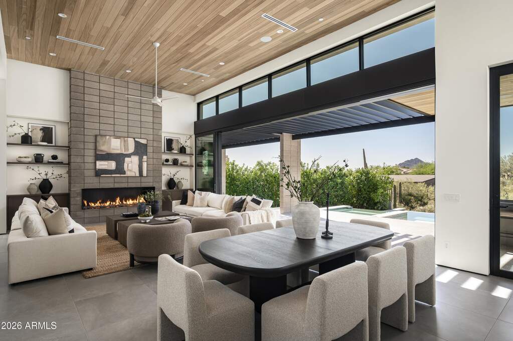 5 Bedroom Single Family Home/House's Image 16