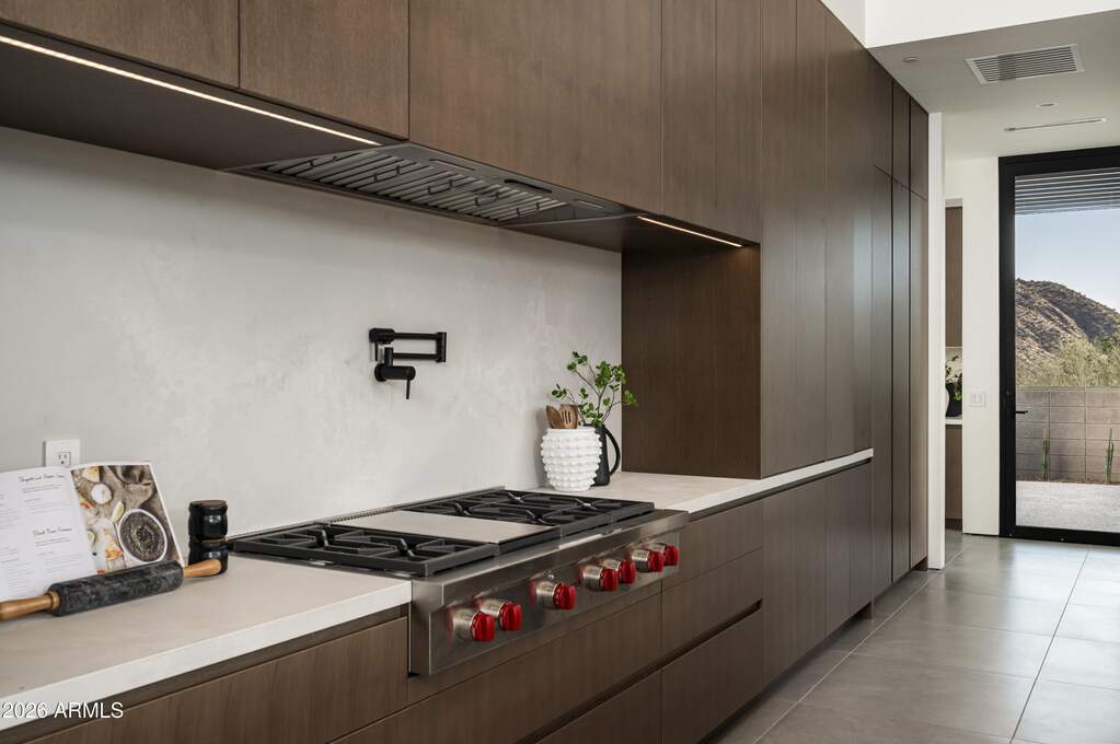 5 Bedroom Single Family Home/House's Image 23