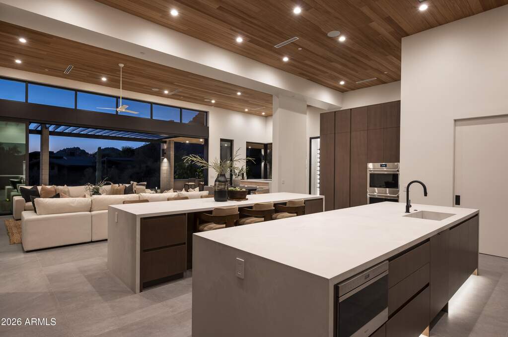 5 Bedroom Single Family Home/House's Image 25