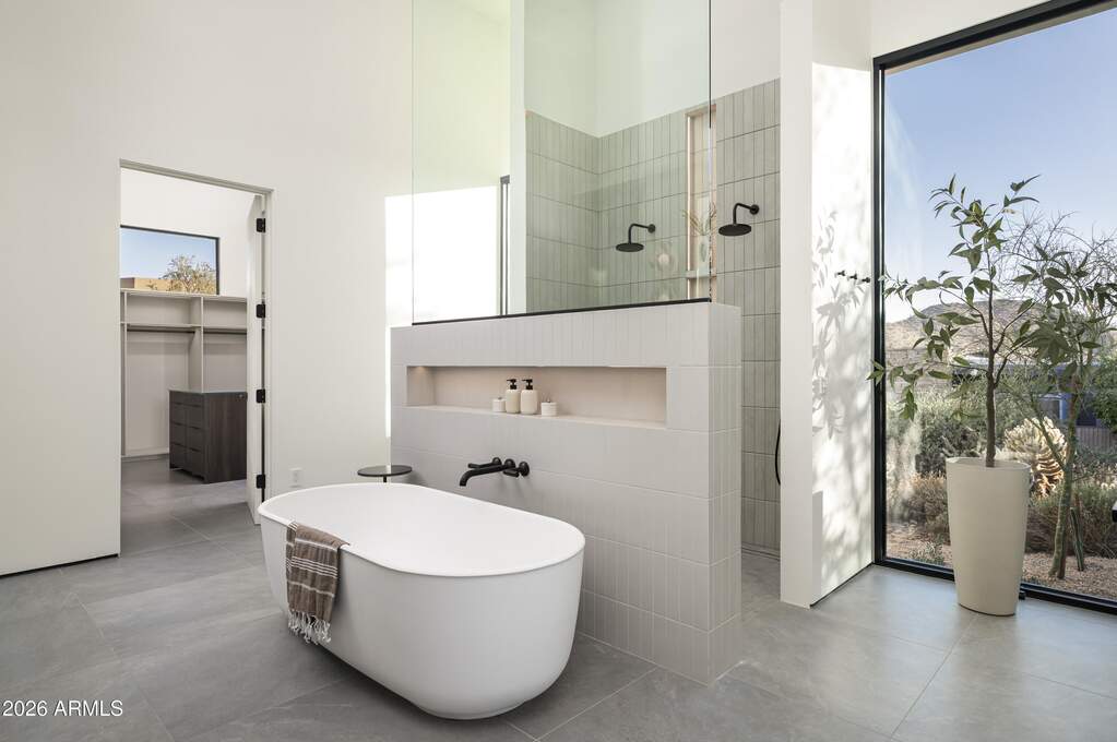 5 Bedroom Single Family Home/House's Image 36