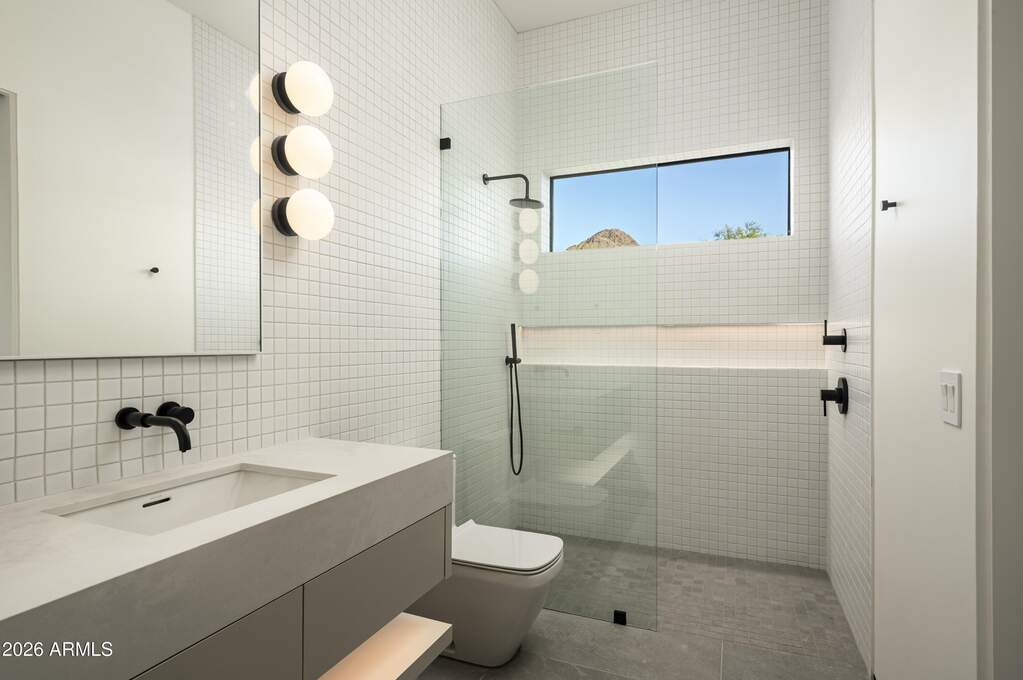 5 Bedroom Single Family Home/House's Image 41
