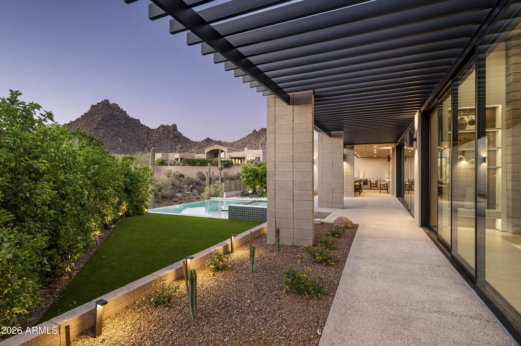 5 Bedroom Single Family Home/House's Image 54
