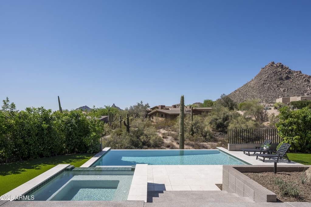 5 Bedroom Single Family Home/House's Image 64