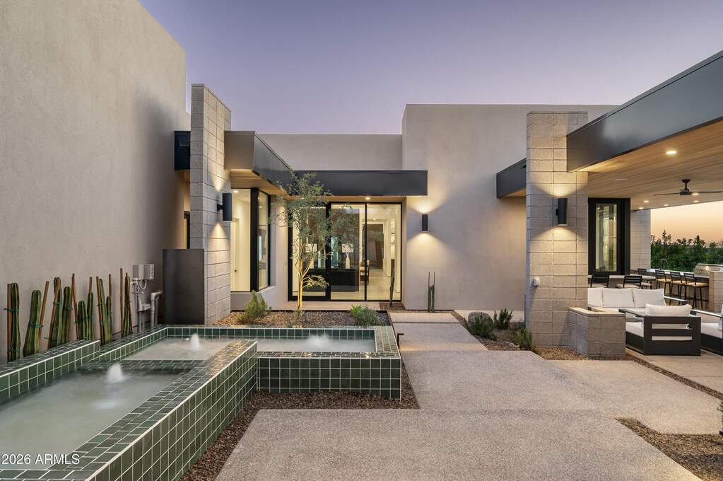 5 Bedroom Single Family Home/House's Image 6