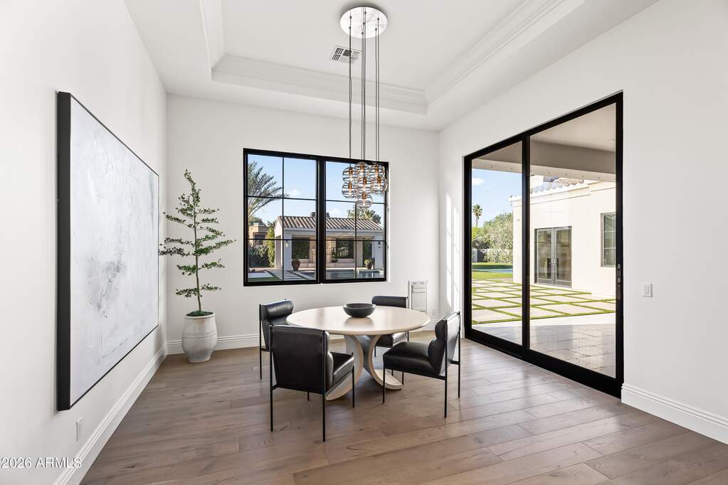 5 Bedroom Single Family Home/House's Image 8