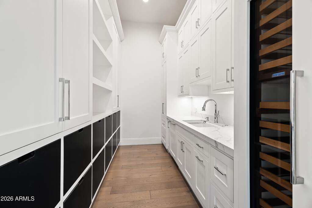 5 Bedroom Single Family Home/House's Image 9