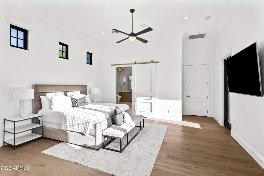 5 Bedroom Single Family Home/House's Image 11