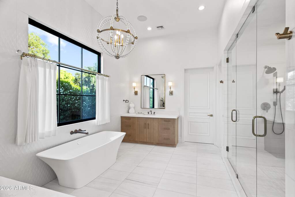 5 Bedroom Single Family Home/House's Image 14