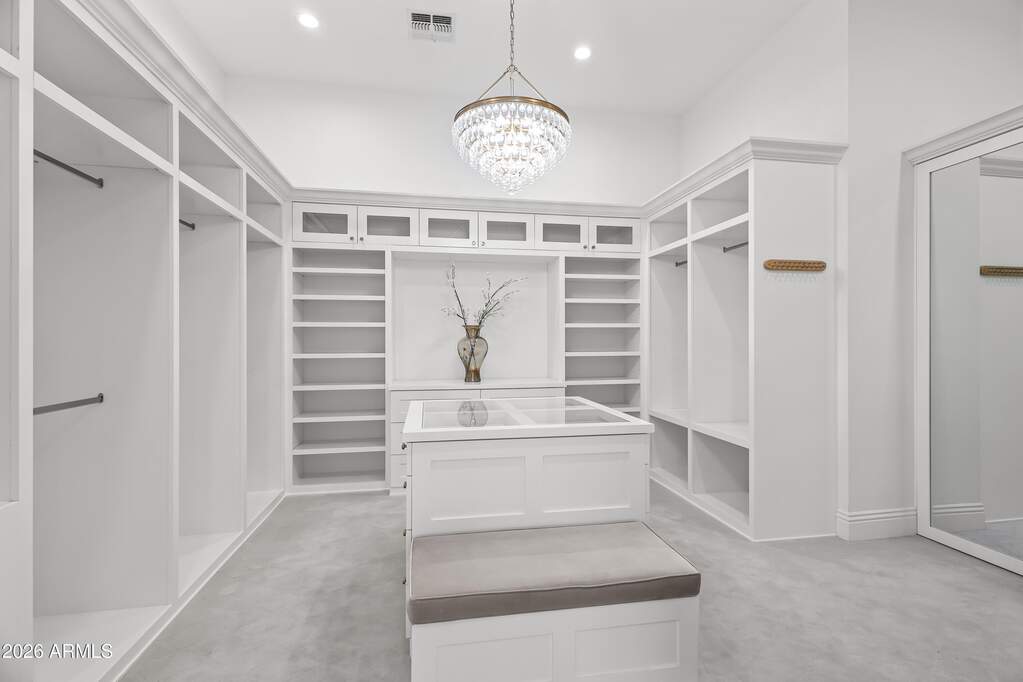 5 Bedroom Single Family Home/House's Image 15
