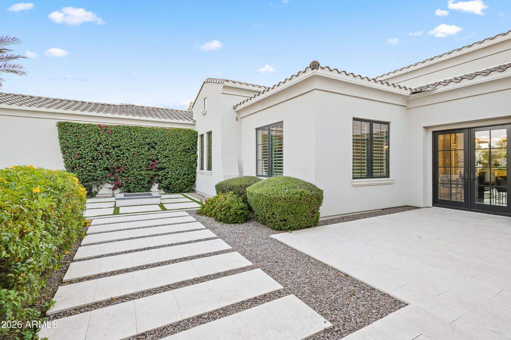 5 Bedroom Single Family Home/House's Image 34