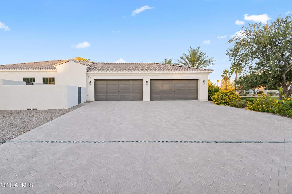 5 Bedroom Single Family Home/House's Image 36