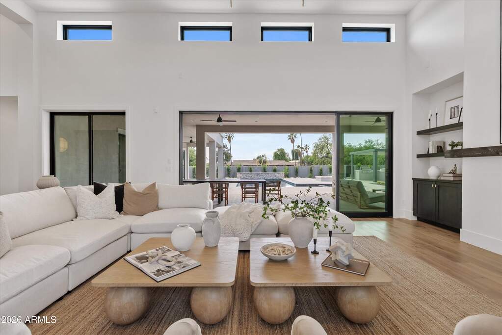 5 Bedroom Single Family Home/House's Image 7