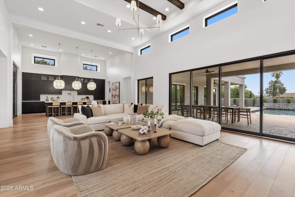 5 Bedroom Single Family Home/House's Image 8