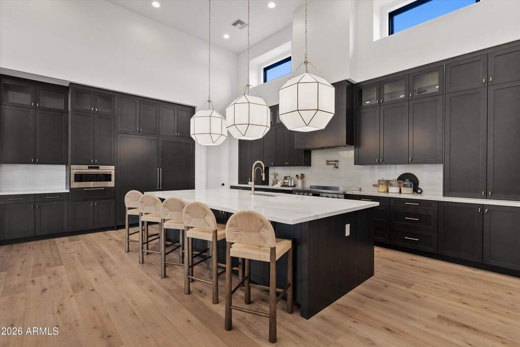 5 Bedroom Single Family Home/House's Image 11