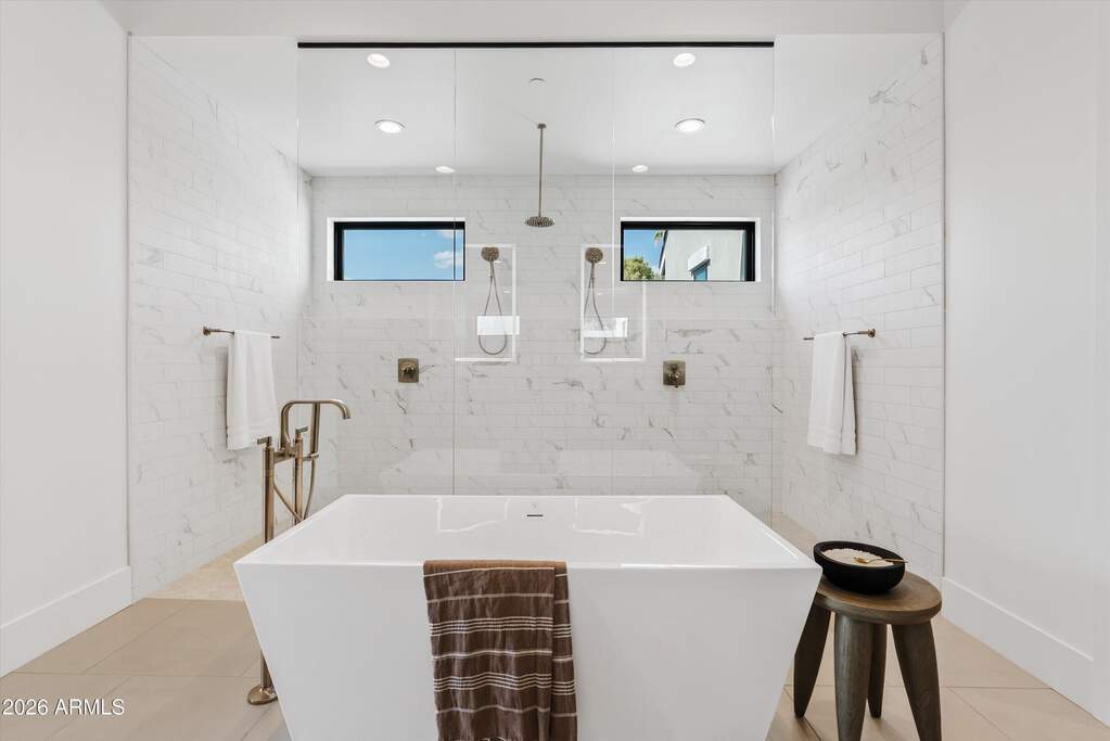 5 Bedroom Single Family Home/House's Image 27