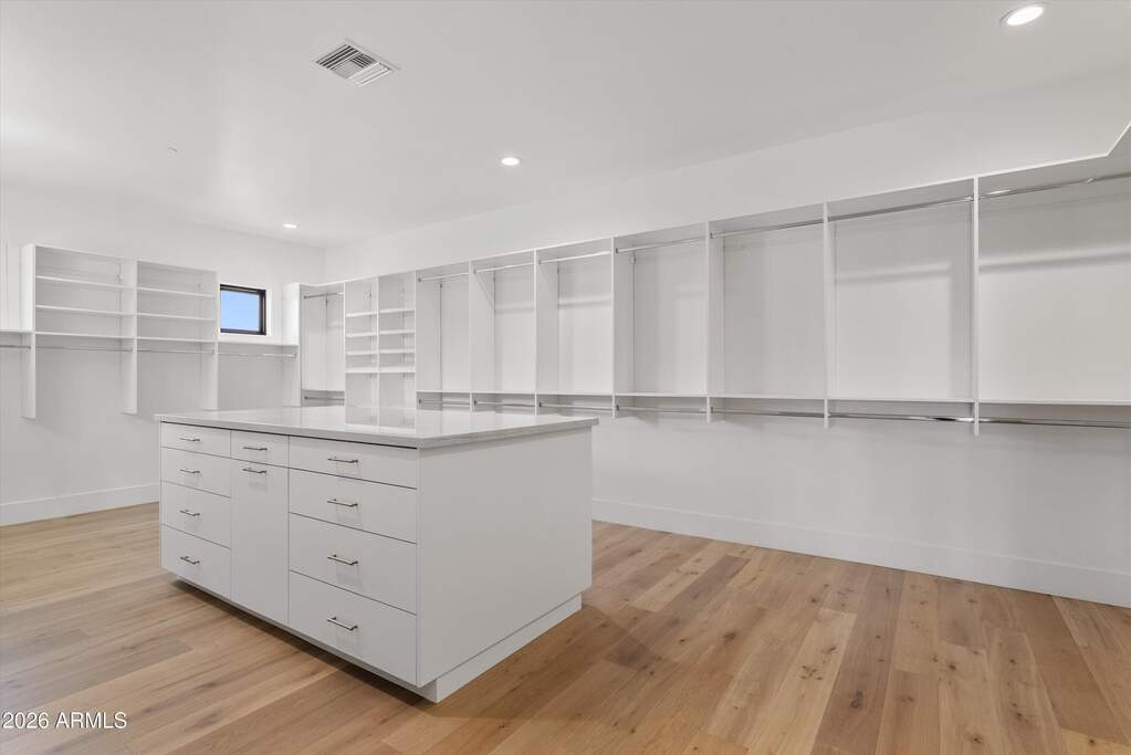 5 Bedroom Single Family Home/House's Image 32