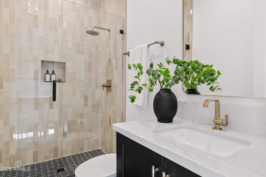 5 Bedroom Single Family Home/House's Image 41