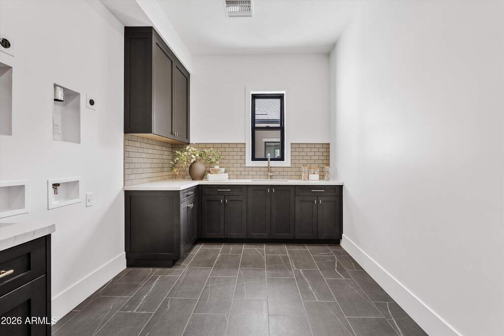 5 Bedroom Single Family Home/House's Image 45