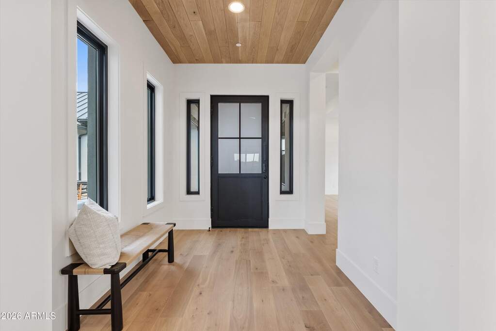 5 Bedroom Single Family Home/House's Image 3