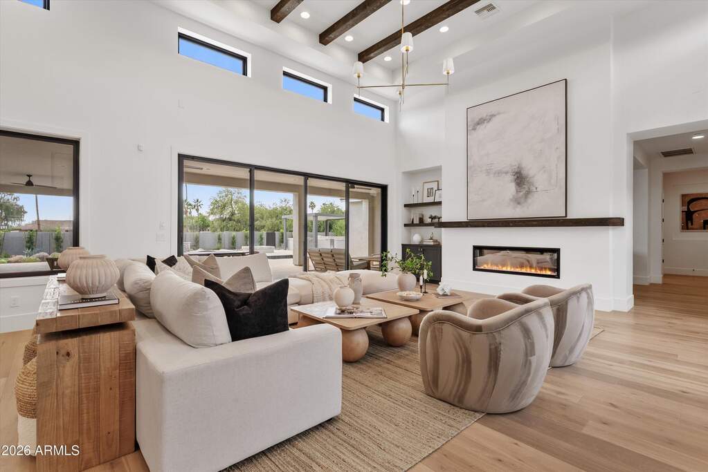 5 Bedroom Single Family Home/House's Image 4