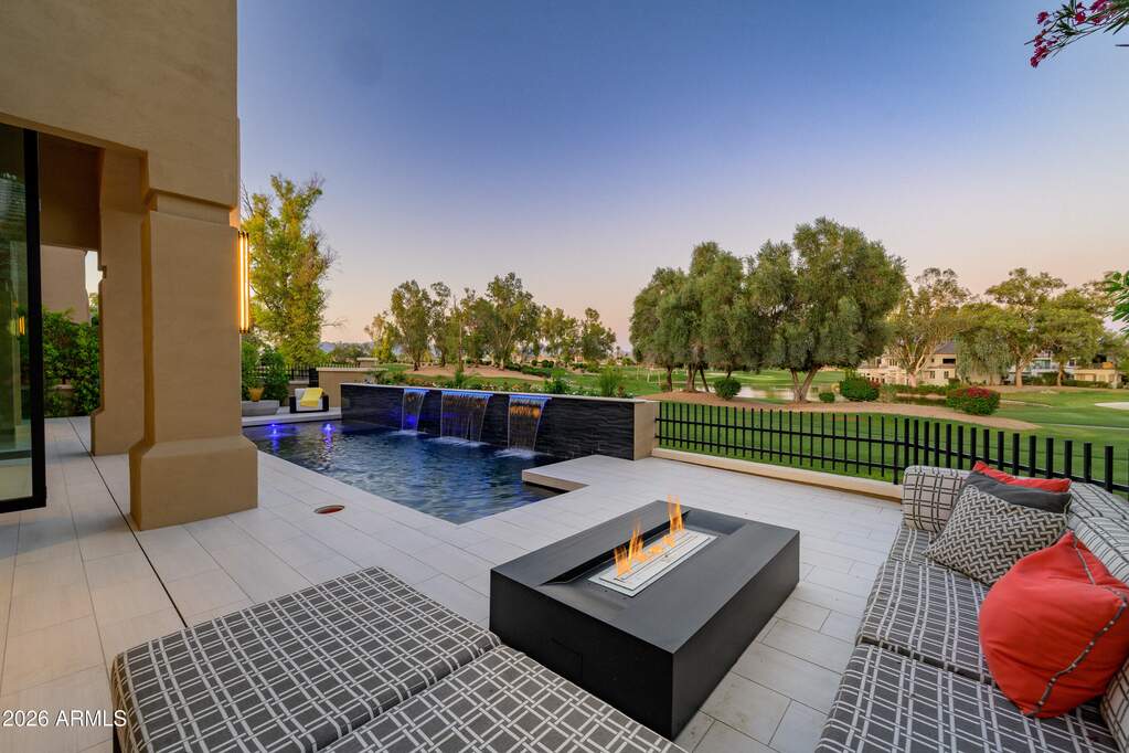 5 Bedroom Single Family Home/House's Image 12