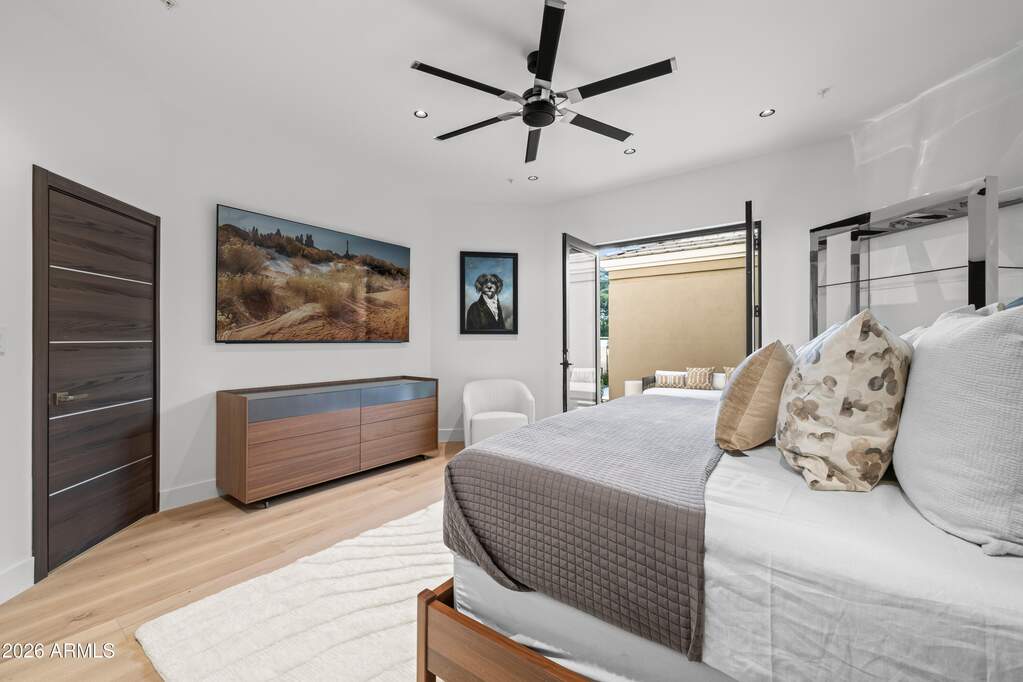 5 Bedroom Single Family Home/House's Image 27