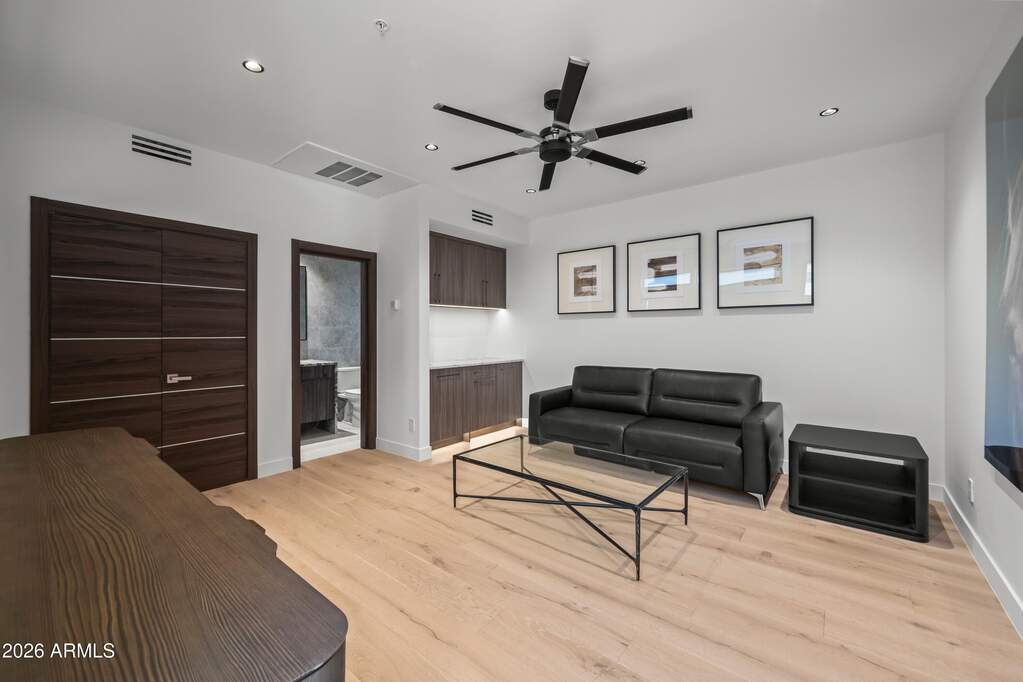 5 Bedroom Single Family Home/House's Image 29