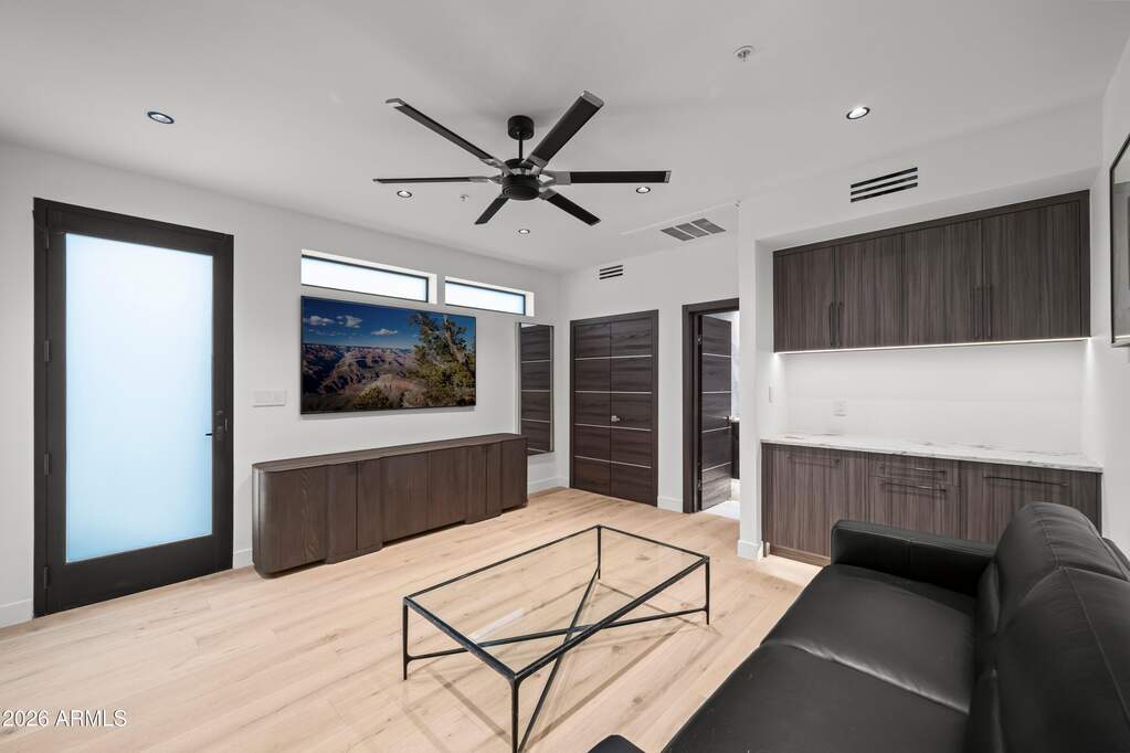 5 Bedroom Single Family Home/House's Image 31