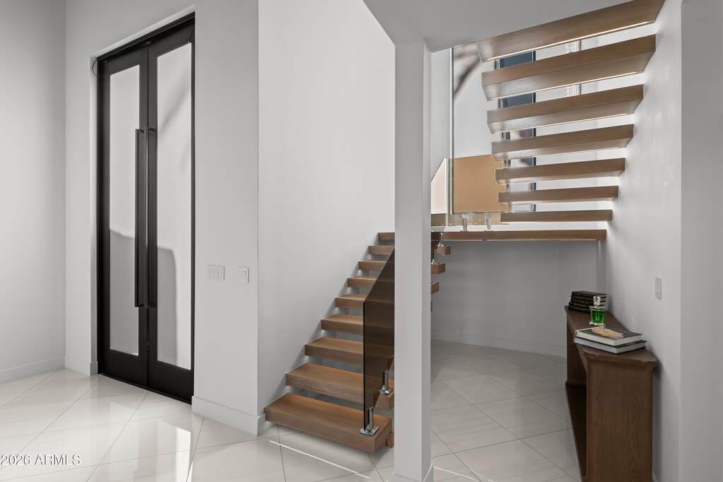 5 Bedroom Single Family Home/House's Image 34