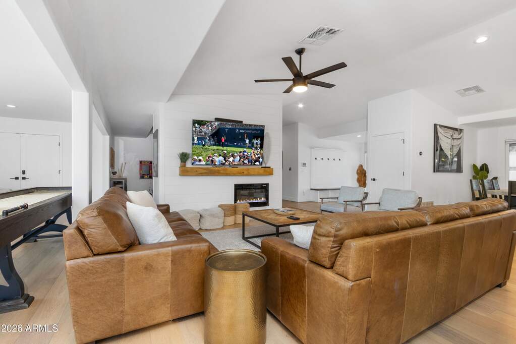 4 Bedroom Single Family Home/House's Image 14