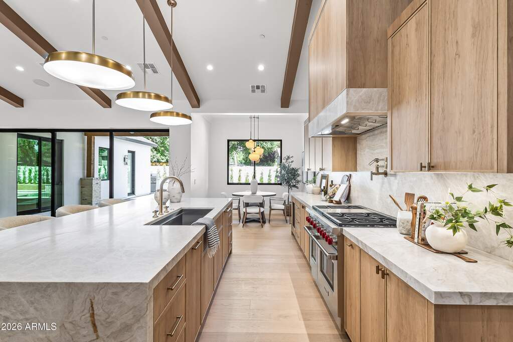 5 Bedroom Single Family Home/House's Image 7