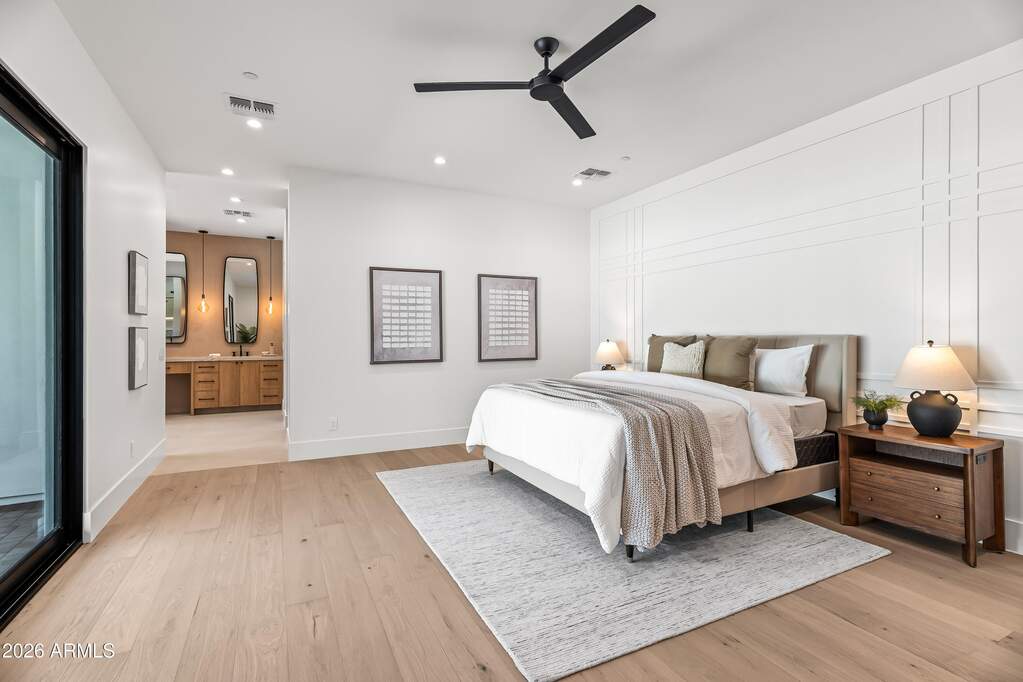 5 Bedroom Single Family Home/House's Image 11
