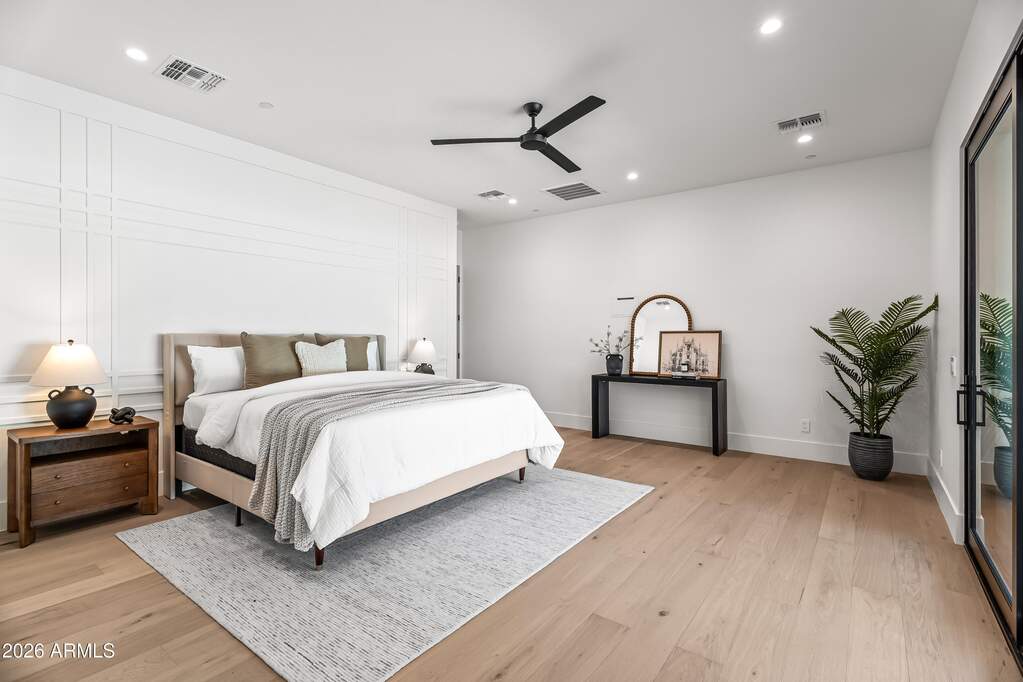 5 Bedroom Single Family Home/House's Image 12