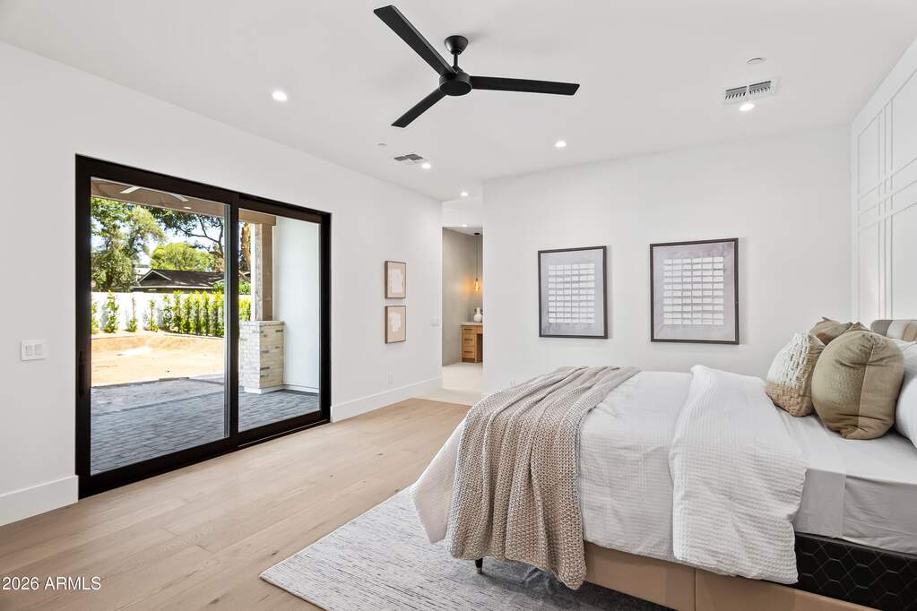 5 Bedroom Single Family Home/House's Image 13