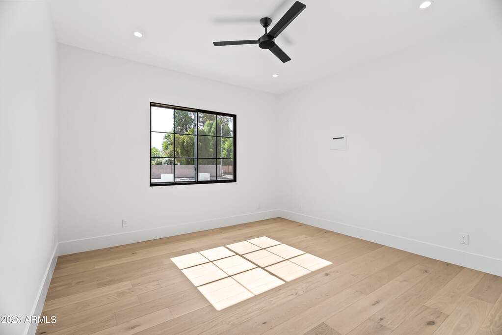 5 Bedroom Single Family Home/House's Image 22