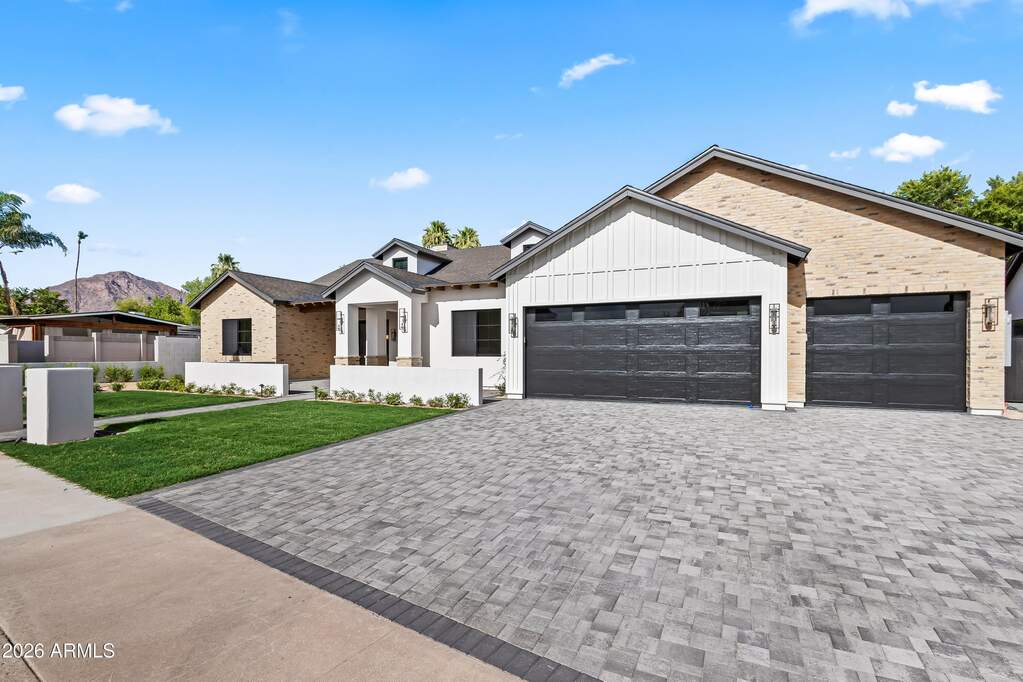 5 Bedroom Single Family Home/House's Image 29