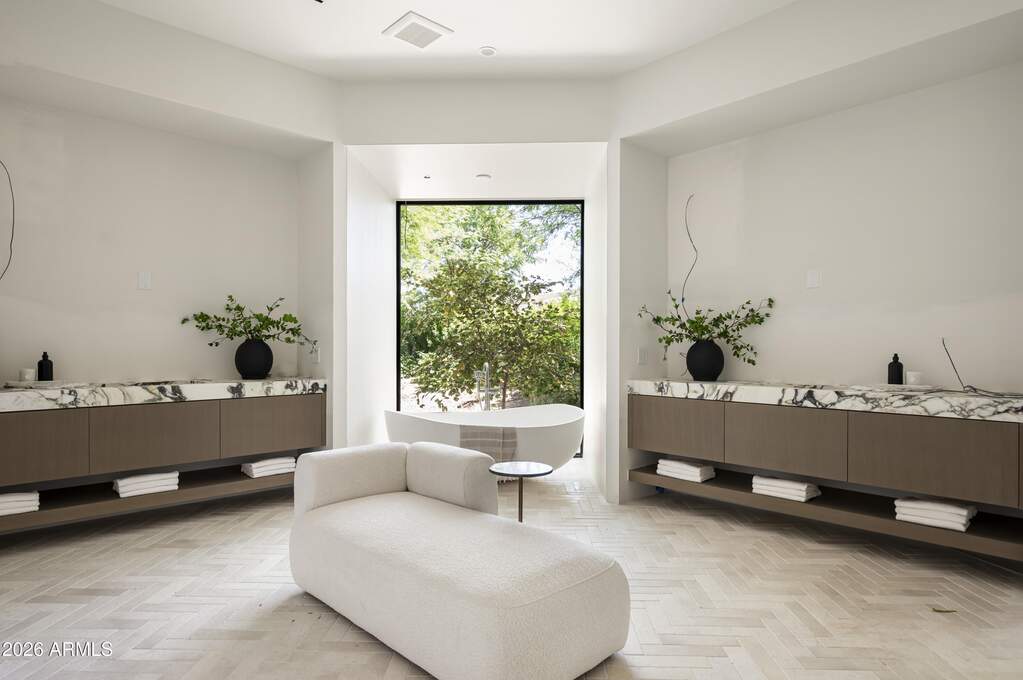 4 Bedroom Single Family Home/House's Image 14
