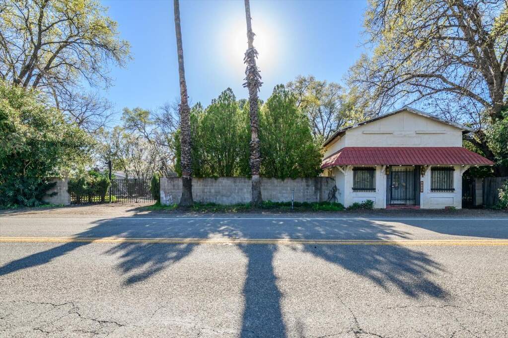 7588 Highway 16 photo