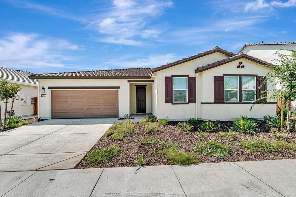 2524 Grove Street photo