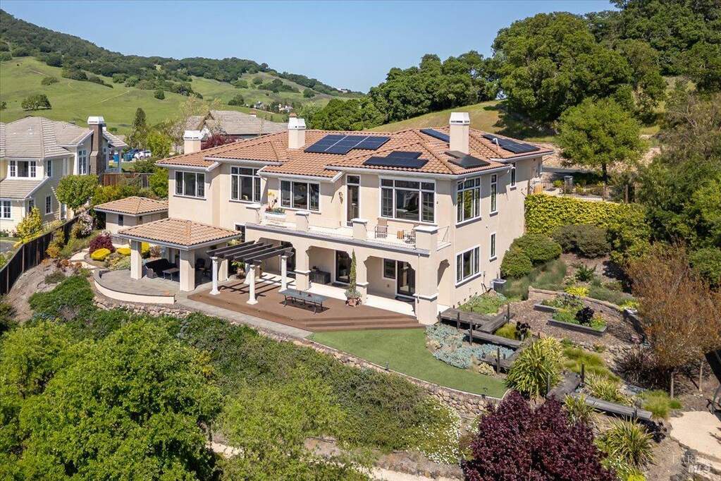 1046 Valle View Court, Novato, CA 94945